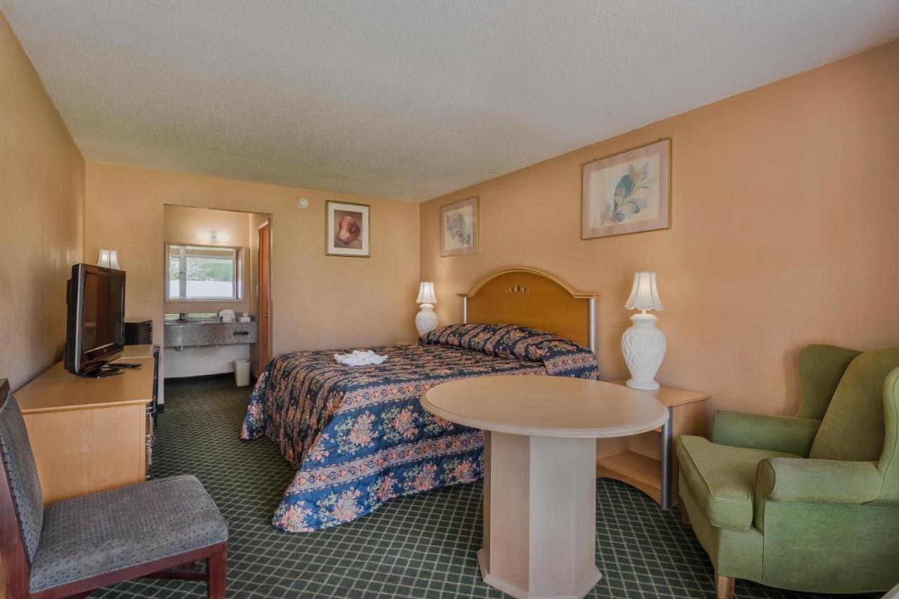 Bayside Inn Pinellas Park - Clearwater エクステリア 写真