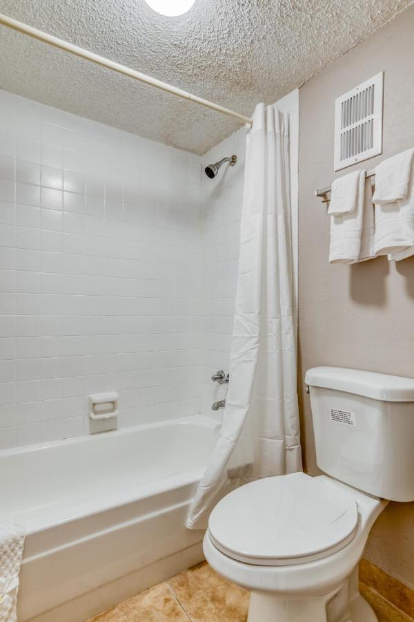 Bayside Inn Pinellas Park - Clearwater エクステリア 写真